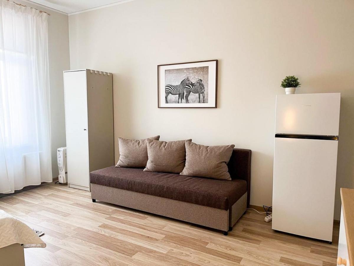 Cosy Apartment In Riga With Free Parking Exterior photo